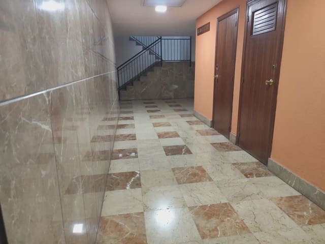 4 soveværelse Lejlighed til salg i El Carmen, Murcia by med garage - € 275.000 (Ref: 10100588)