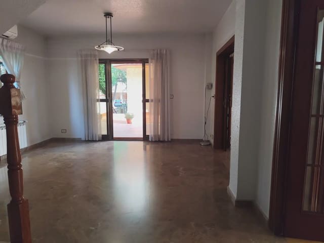 4 bedroom Townhouse for sale in Beniaján, Murcia city with garage - € 220,000 (Ref: 10101186)