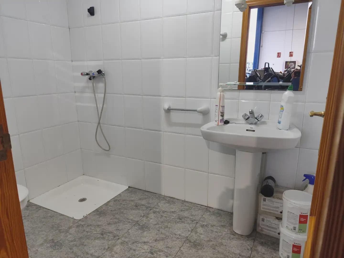 Kaupallinen myytävänä paikassa San Gines - 160 000 € (Ref: 10130169)