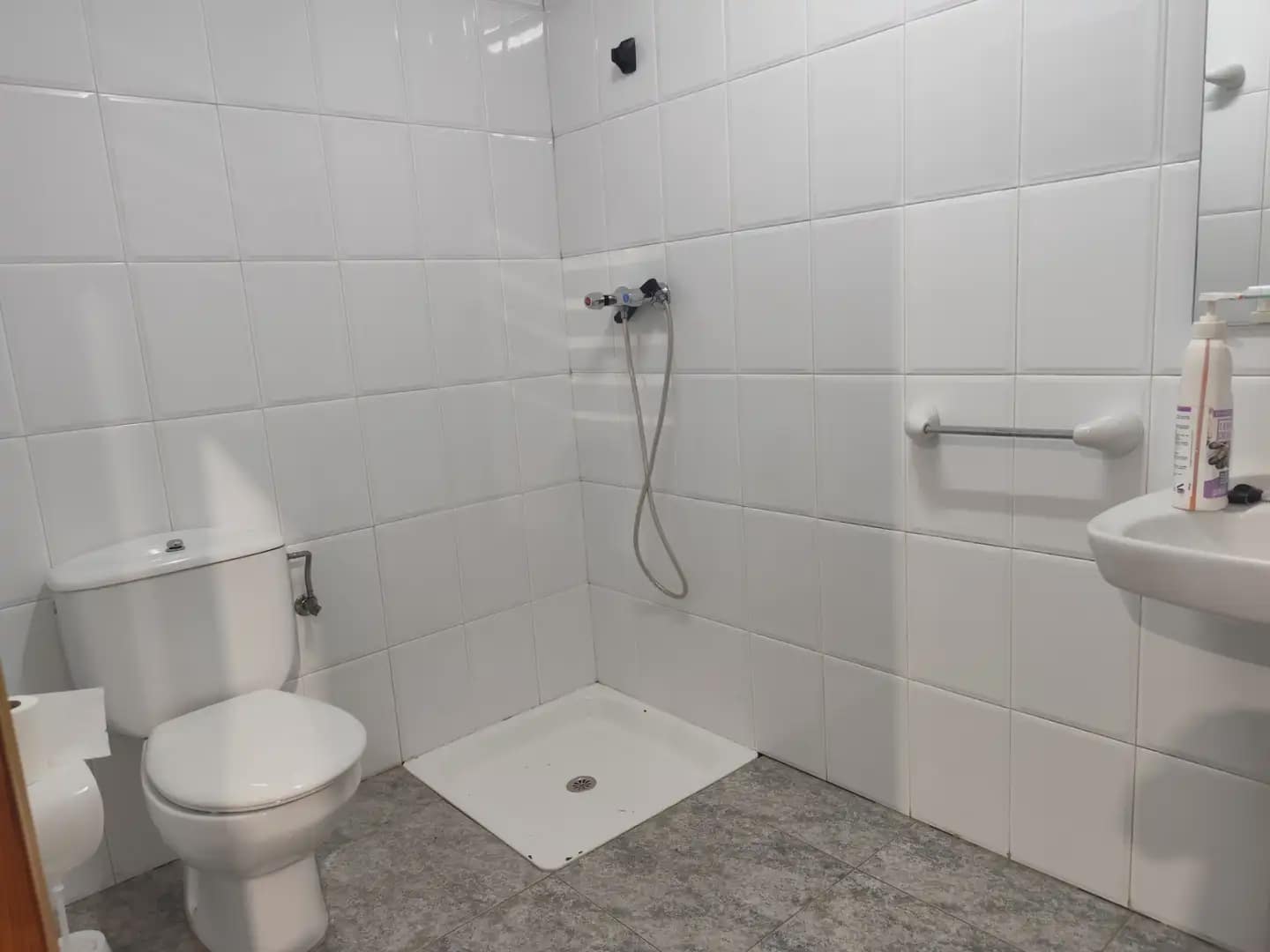 Kaupallinen myytävänä paikassa San Gines - 160 000 € (Ref: 10130169)