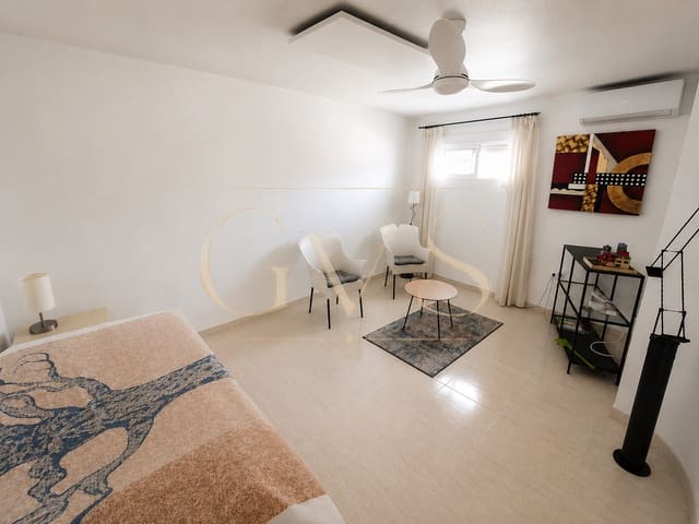 Chalet de 4 habitaciones en San Miguel de Salinas en venta con piscina garaje - 575.000 € (Ref: 10010228)