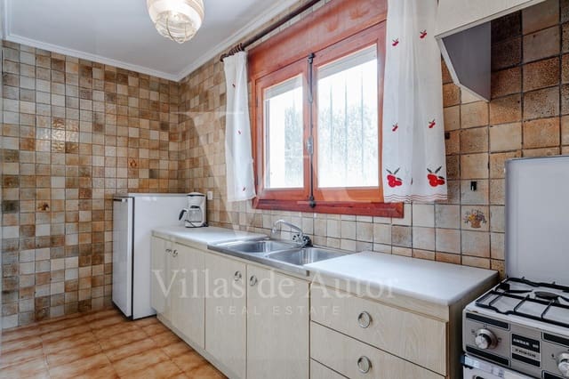 Chalet de 4 habitaciones en Maryvilla, Calpe / Calp en venta con piscina garaje - 900.000 € (Ref: 10041352)
