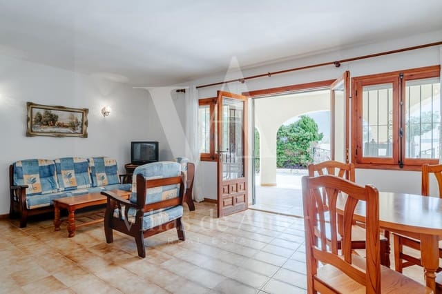 Chalet de 4 habitaciones en Maryvilla, Calpe / Calp en venta con piscina garaje - 900.000 € (Ref: 10041352)