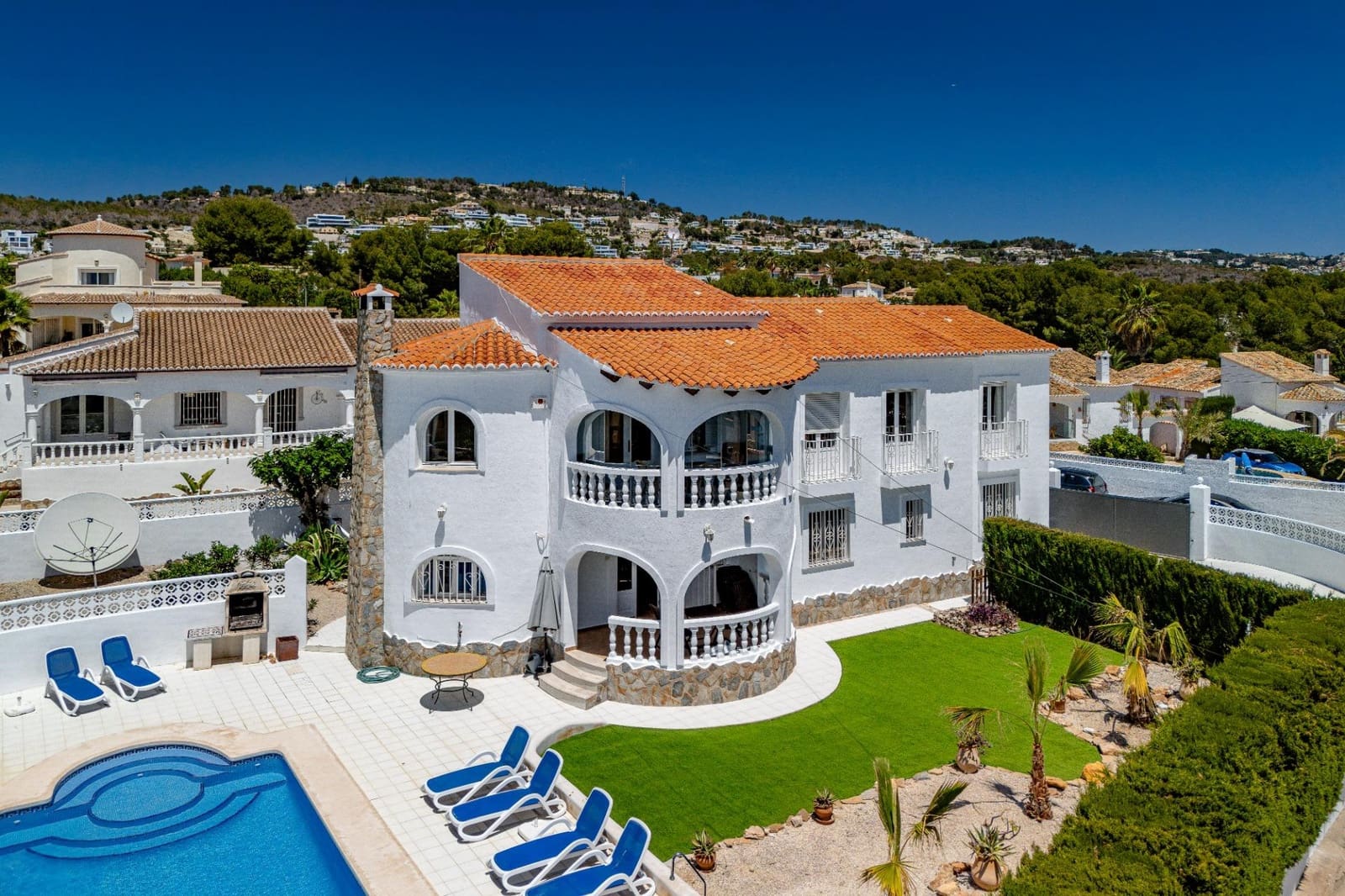 6 makuuhuone Huvila myytävänä paikassa Calpe / Calp mukana uima-altaan 
autotalli - 649 000 € (Ref: 10041362)