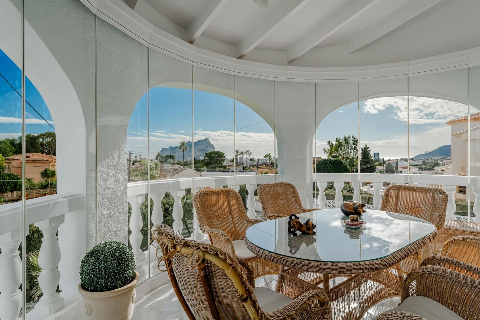 6 makuuhuone Huvila myytävänä paikassa Calpe / Calp mukana uima-altaan 
autotalli - 649 000 € (Ref: 10041362)
