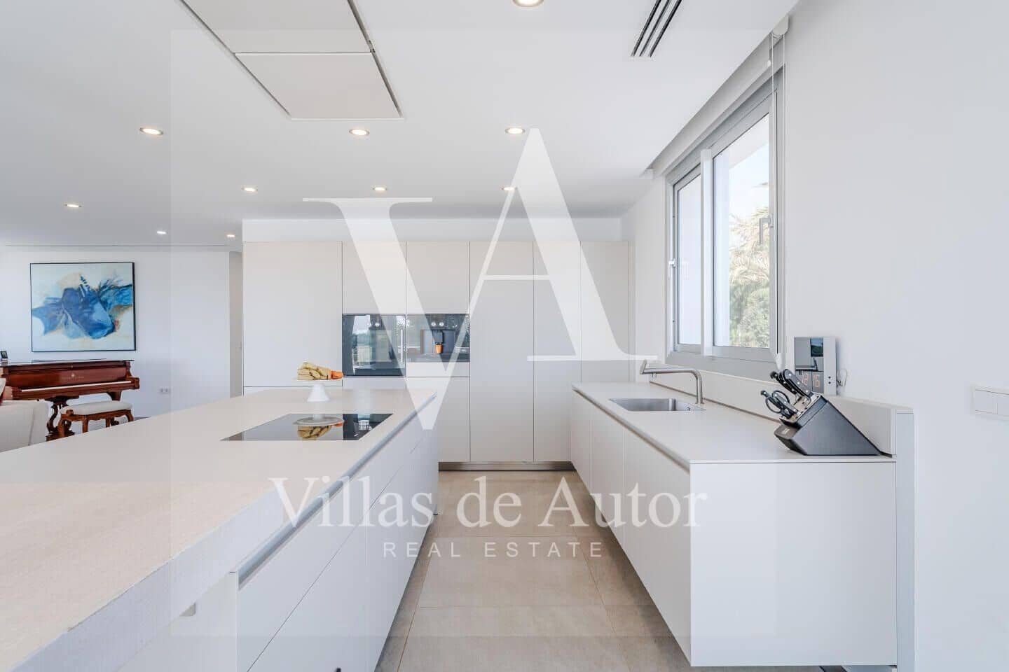 7 bedroom Villa for sale in Calpe / Calp with pool garage - € 2,490,000 (Ref: 10041375)