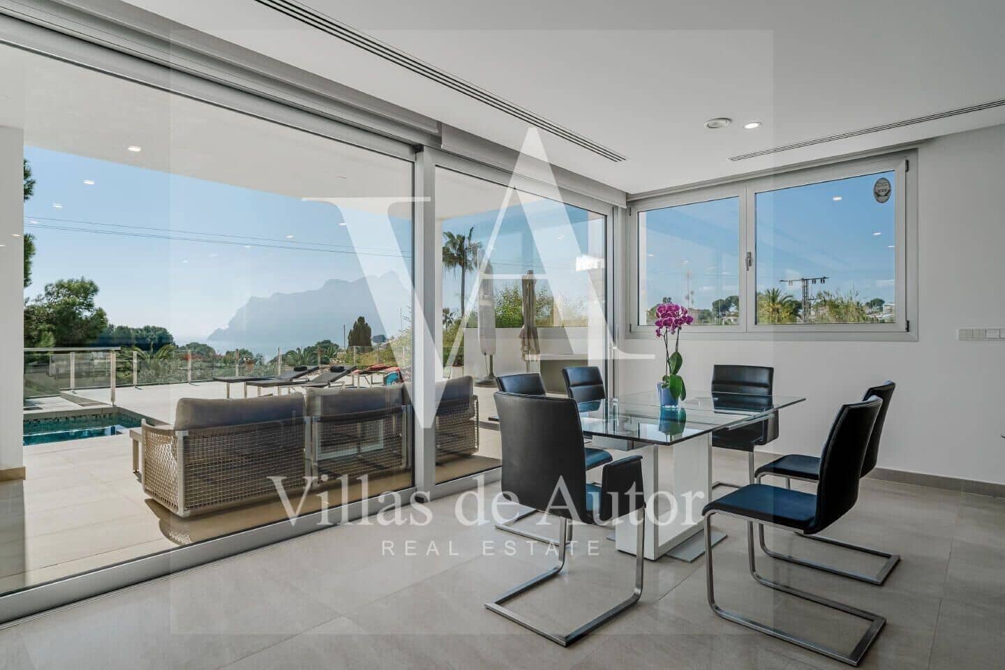 7 bedroom Villa for sale in Calpe / Calp with pool garage - € 2,490,000 (Ref: 10041375)
