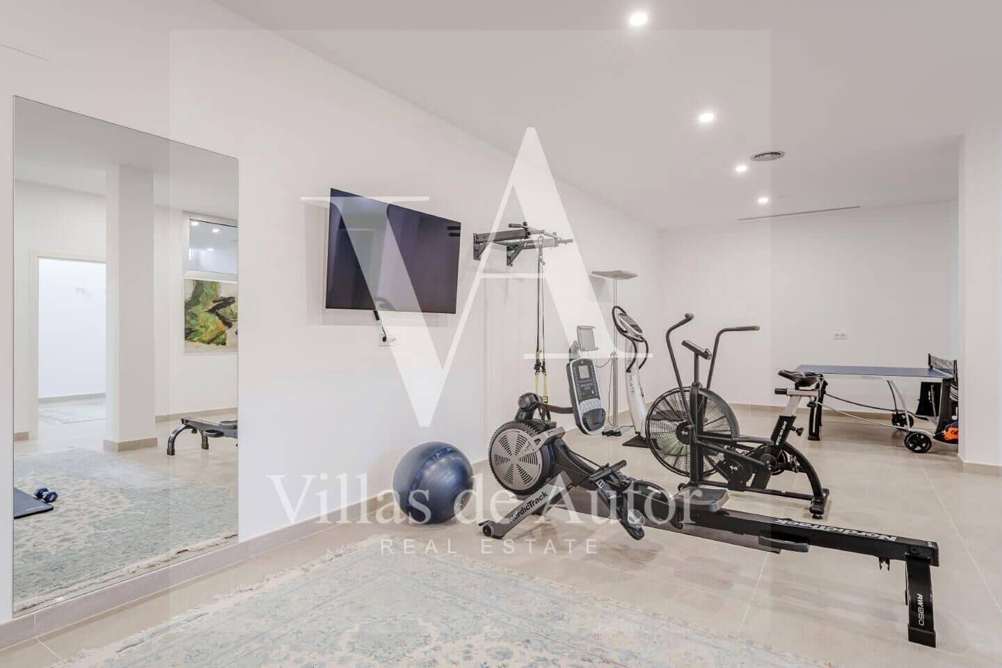 7 bedroom Villa for sale in Calpe / Calp with pool garage - € 2,490,000 (Ref: 10041375)