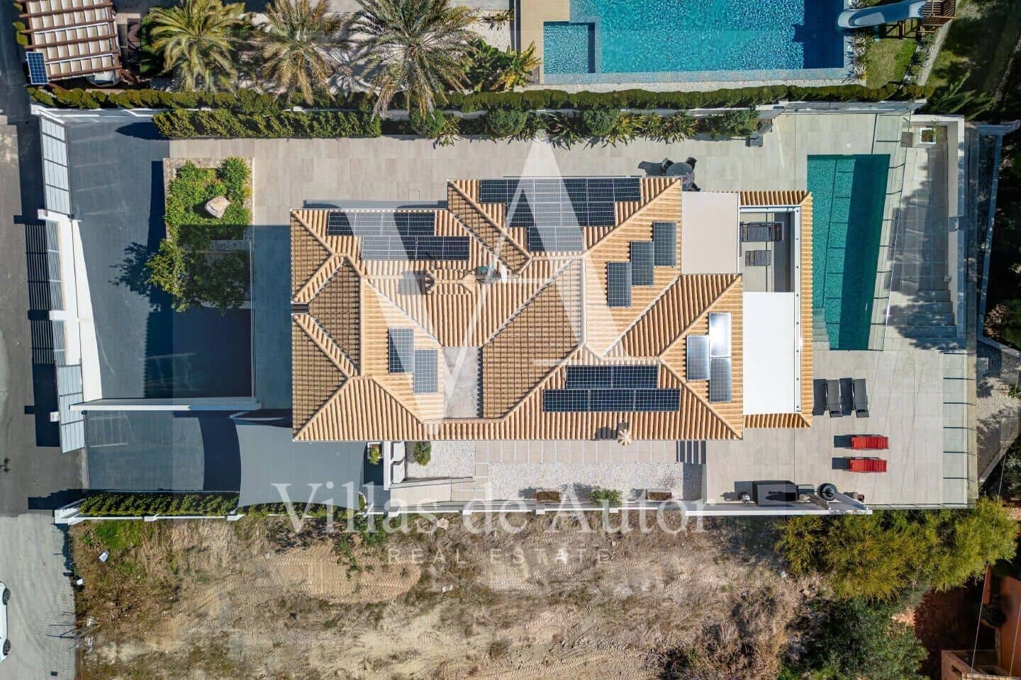 7 bedroom Villa for sale in Calpe / Calp with pool garage - € 2,490,000 (Ref: 10041375)