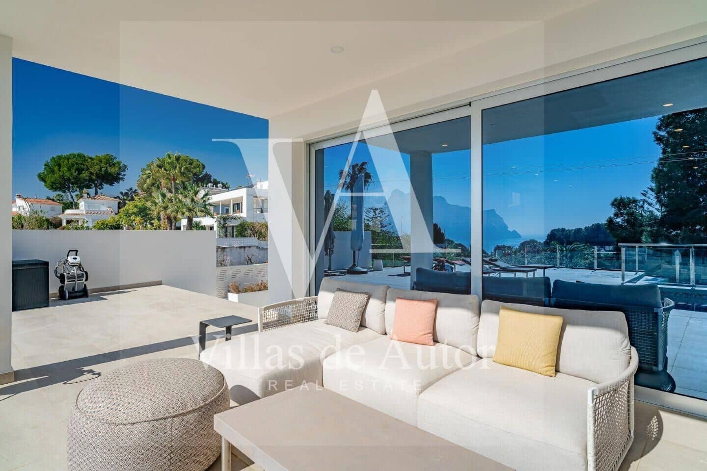 7 bedroom Villa for sale in Calpe / Calp with pool garage - € 2,490,000 (Ref: 10041375)