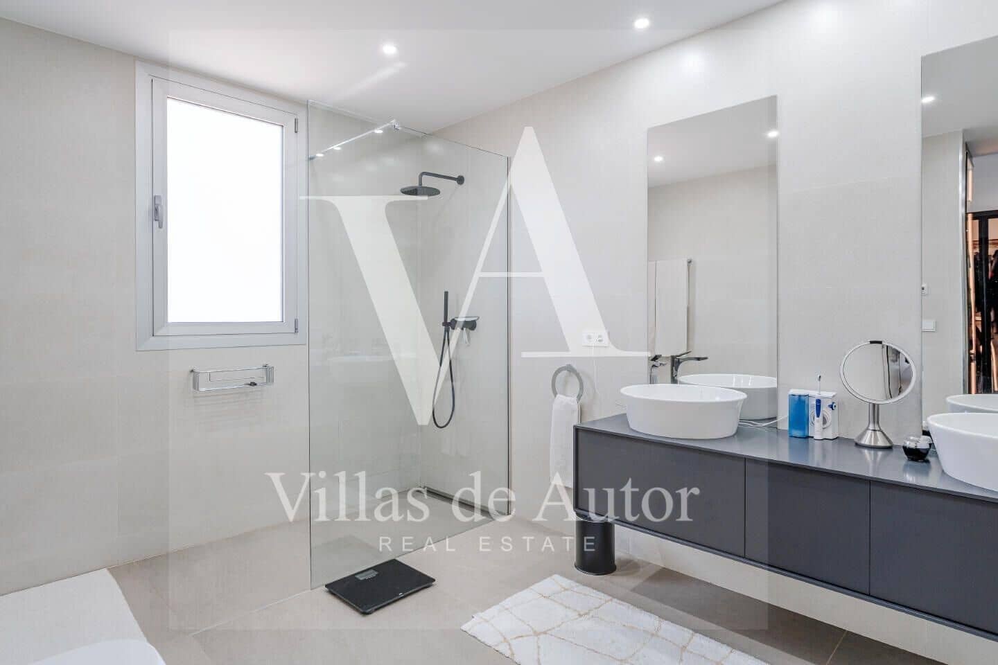 7 bedroom Villa for sale in Calpe / Calp with pool garage - € 2,490,000 (Ref: 10041375)