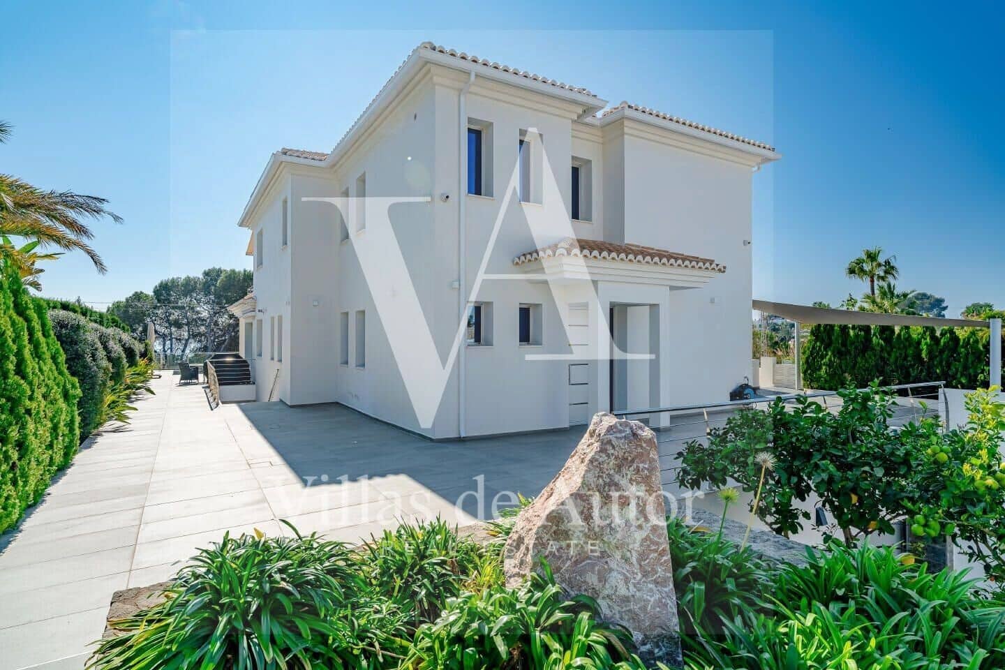 7 bedroom Villa for sale in Calpe / Calp with pool garage - € 2,490,000 (Ref: 10041375)