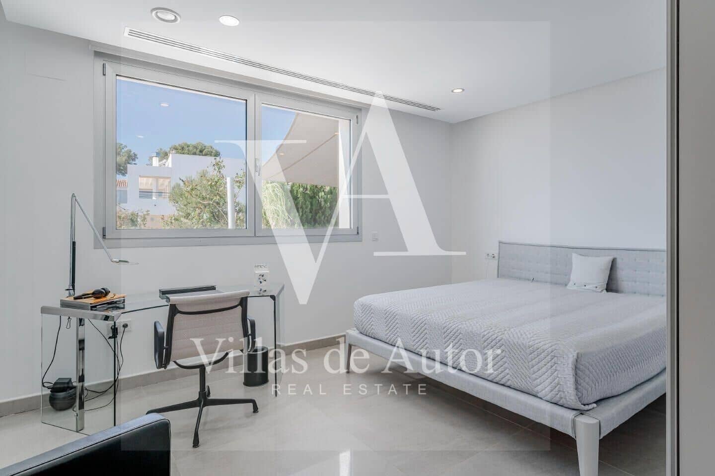 7 bedroom Villa for sale in Calpe / Calp with pool garage - € 2,490,000 (Ref: 10041375)