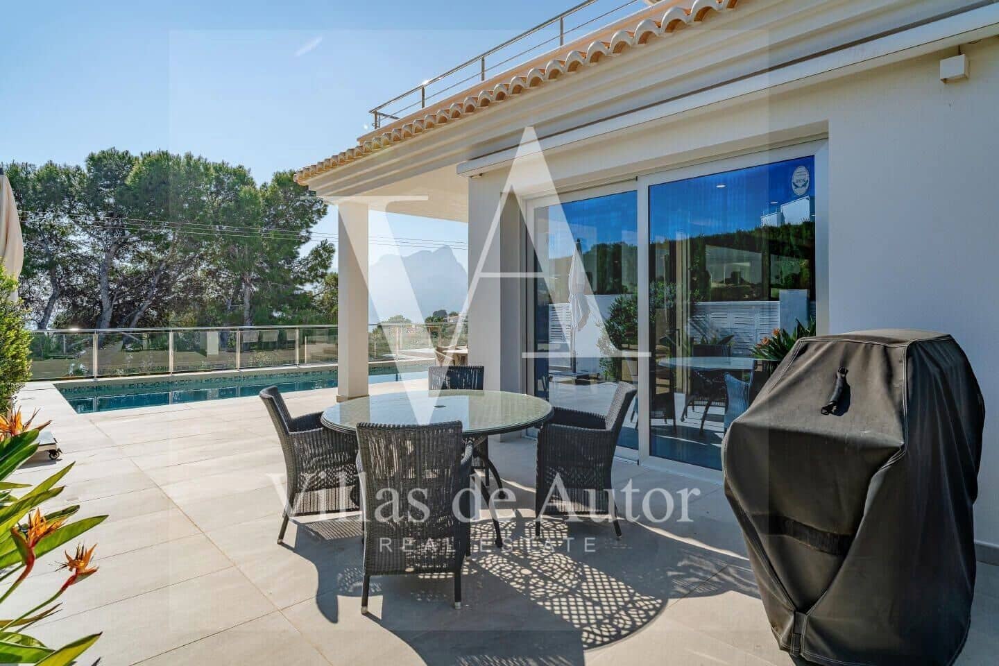 7 bedroom Villa for sale in Calpe / Calp with pool garage - € 2,490,000 (Ref: 10041375)