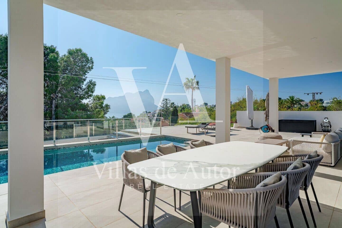 7 bedroom Villa for sale in Calpe / Calp with pool garage - € 2,490,000 (Ref: 10041375)