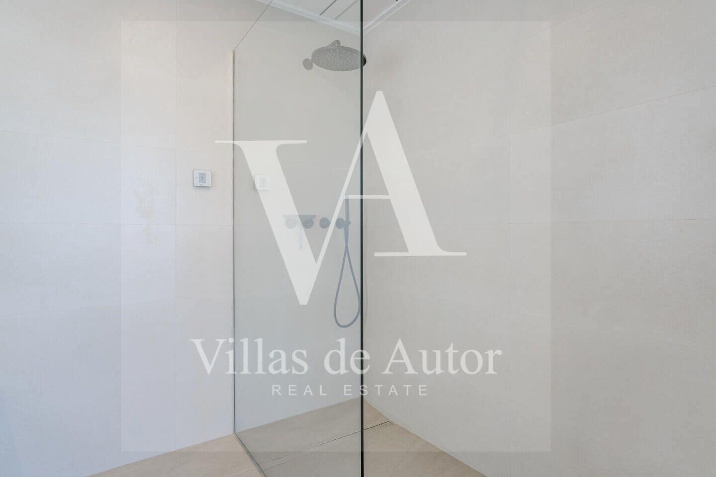 7 bedroom Villa for sale in Calpe / Calp with pool garage - € 2,490,000 (Ref: 10041375)