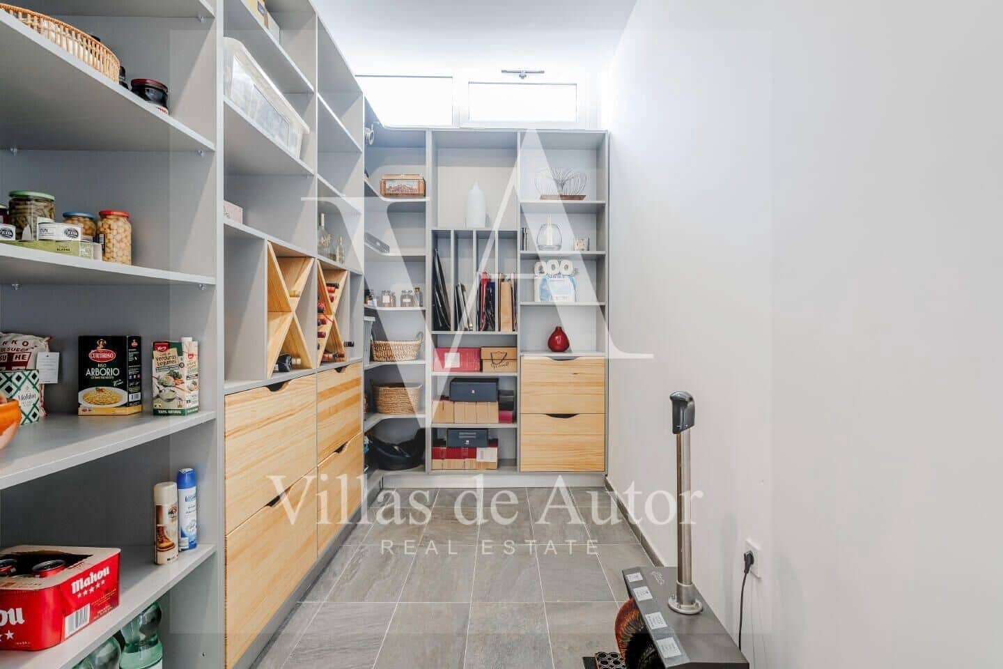 7 bedroom Villa for sale in Calpe / Calp with pool garage - € 2,490,000 (Ref: 10041375)