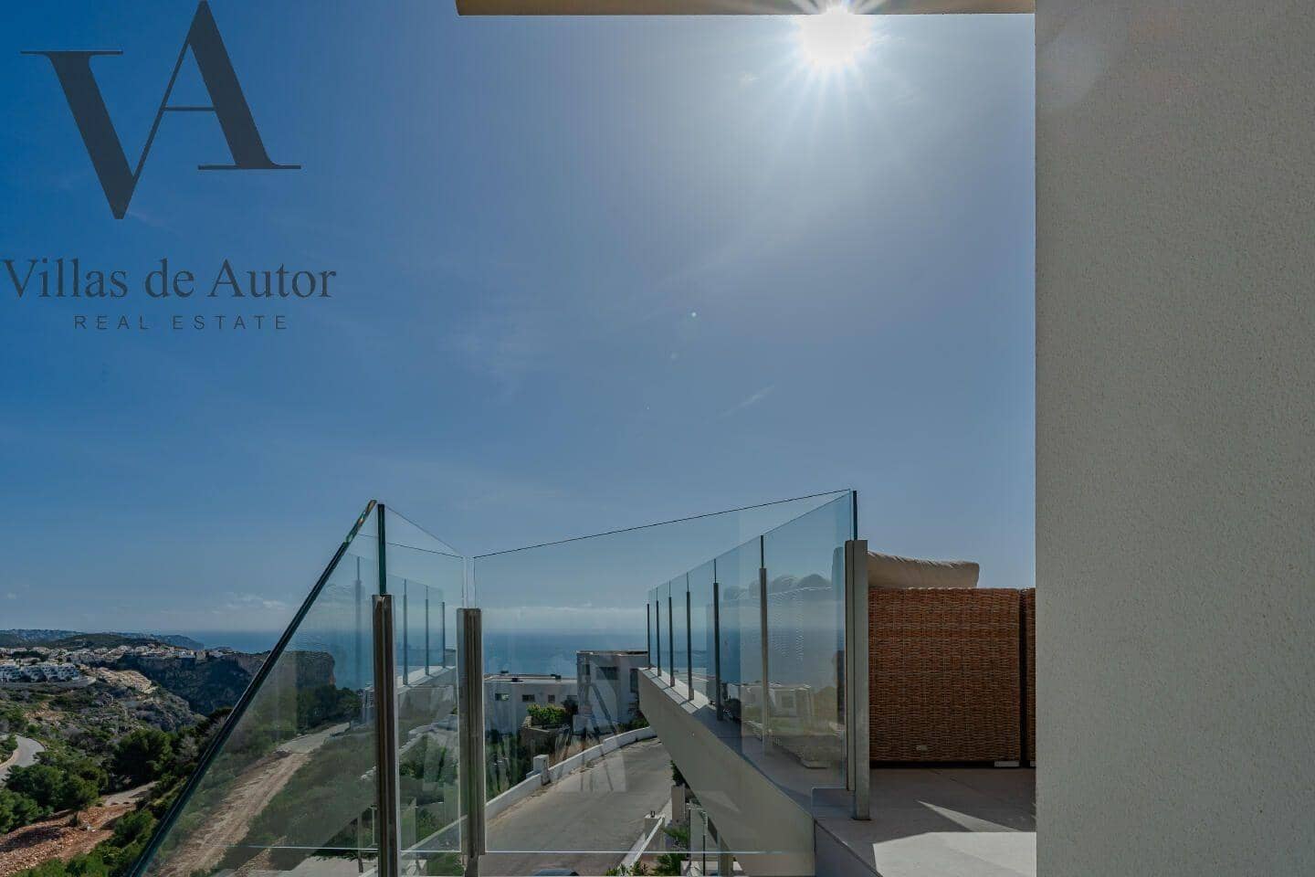 Chalet de 4 habitaciones en Benitachell / Benitatxell en venta con piscina - 1.429.000 € (Ref: 10041377)