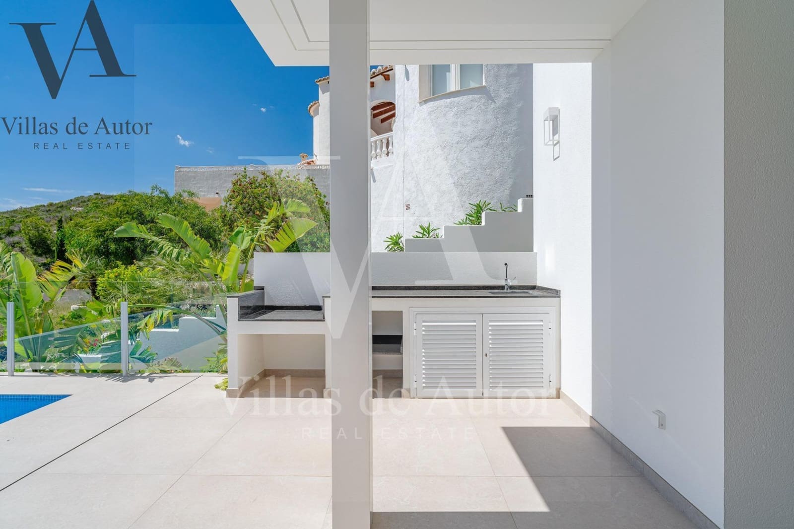 Chalet de 4 habitaciones en Benitachell / Benitatxell en venta con piscina - 1.499.000 € (Ref: 10041382)