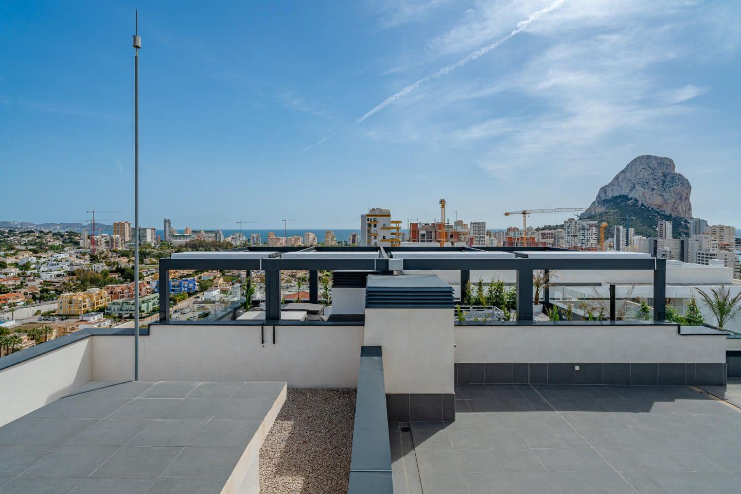 2 makuuhuone Kattohuoneisto myytävänä paikassa Calpe / Calp mukana uima-altaan 
autotalli - 539 000 € (Ref: 10041383)