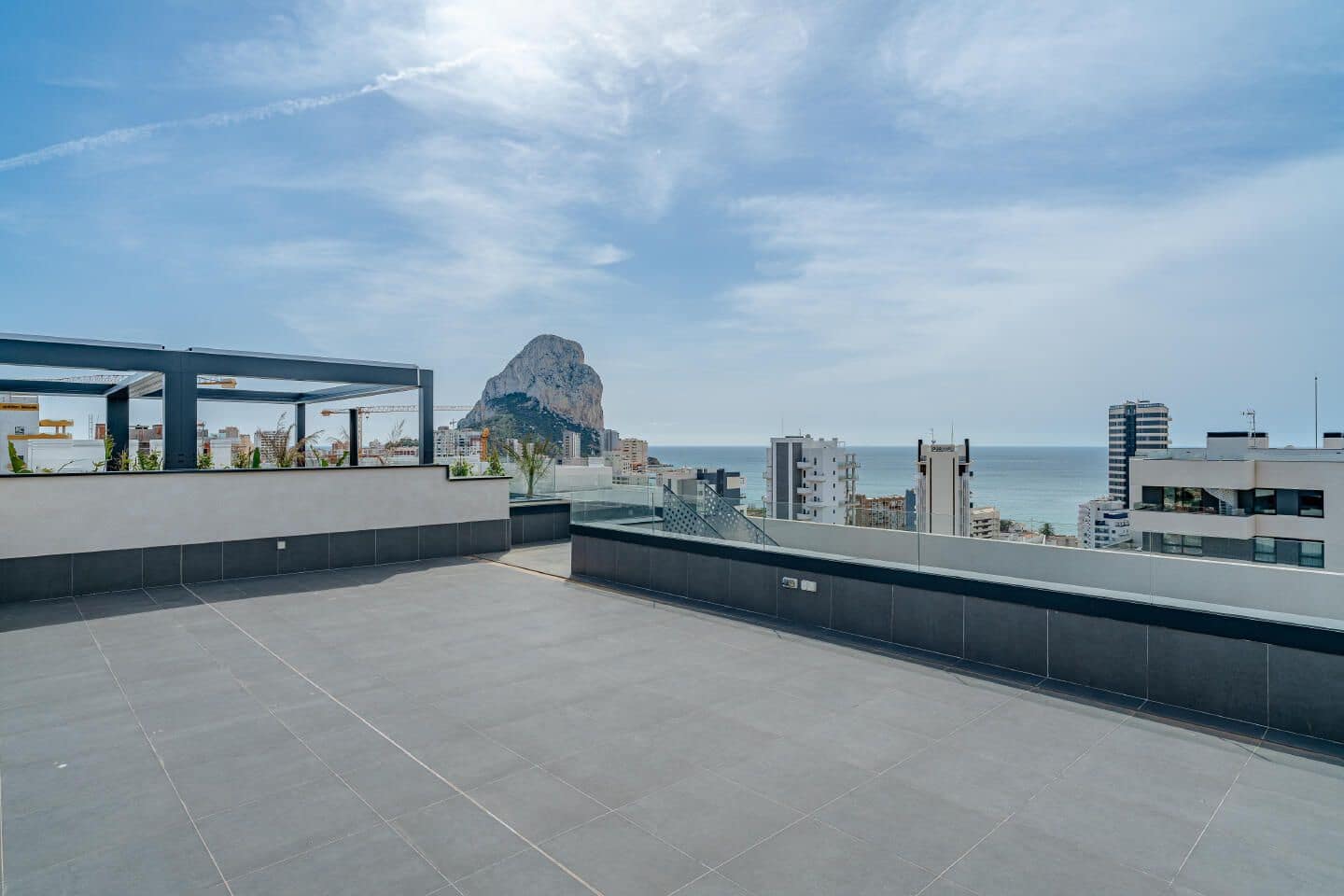 2 makuuhuone Kattohuoneisto myytävänä paikassa Calpe / Calp mukana uima-altaan 
autotalli - 539 000 € (Ref: 10041383)