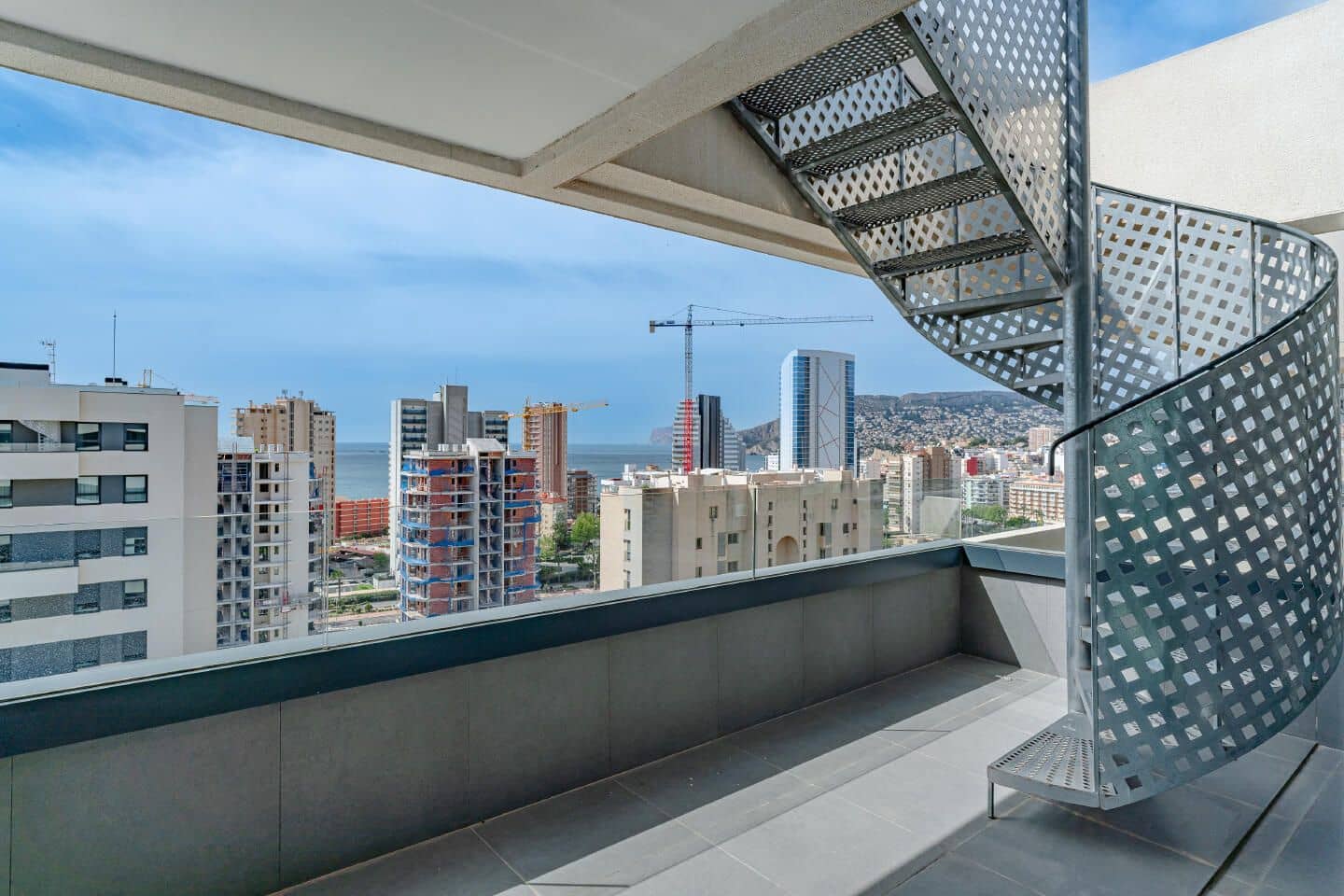 2 makuuhuone Kattohuoneisto myytävänä paikassa Calpe / Calp mukana uima-altaan 
autotalli - 539 000 € (Ref: 10041383)