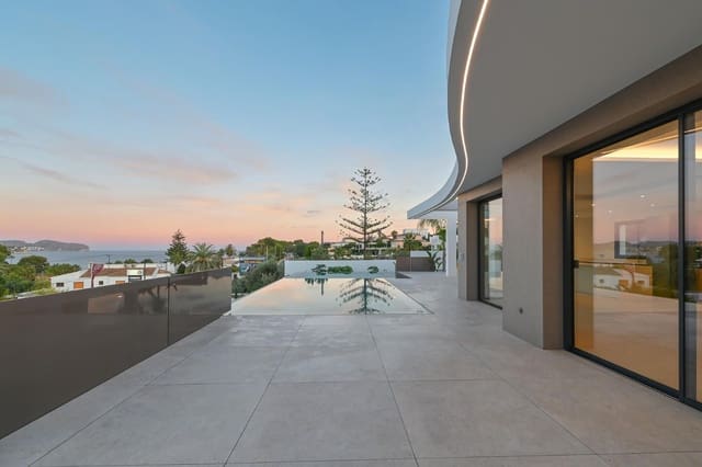 2 soverom Villa til salgs i Benissa med svømmebasseng garasje - € 3 195 000 (Ref: 10041385)