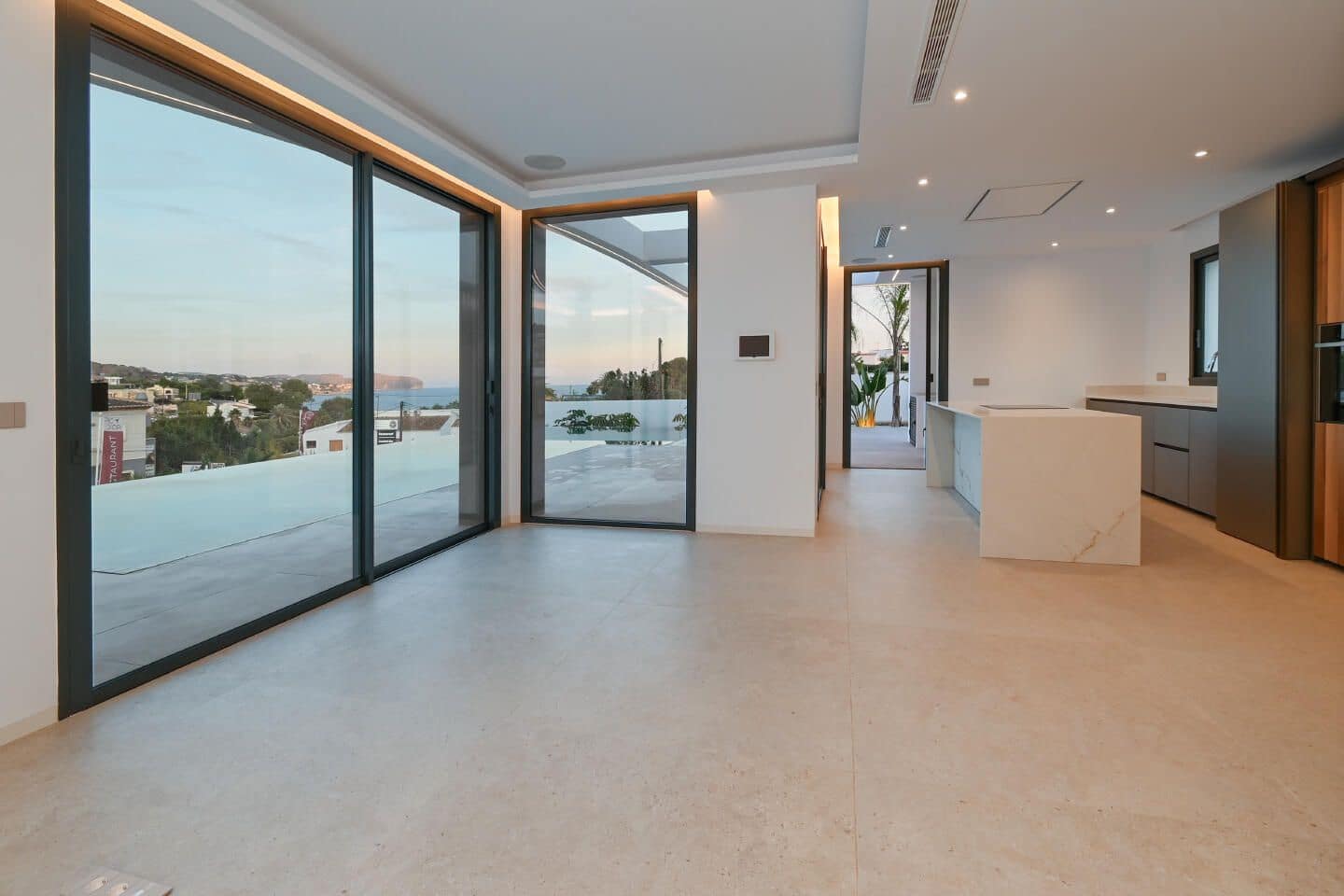 2 soverom Villa til salgs i Benissa med svømmebasseng garasje - € 3 195 000 (Ref: 10041385)