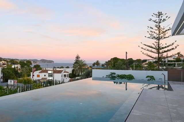 2 soverom Villa til salgs i Benissa med svømmebasseng garasje - € 3 195 000 (Ref: 10041385)