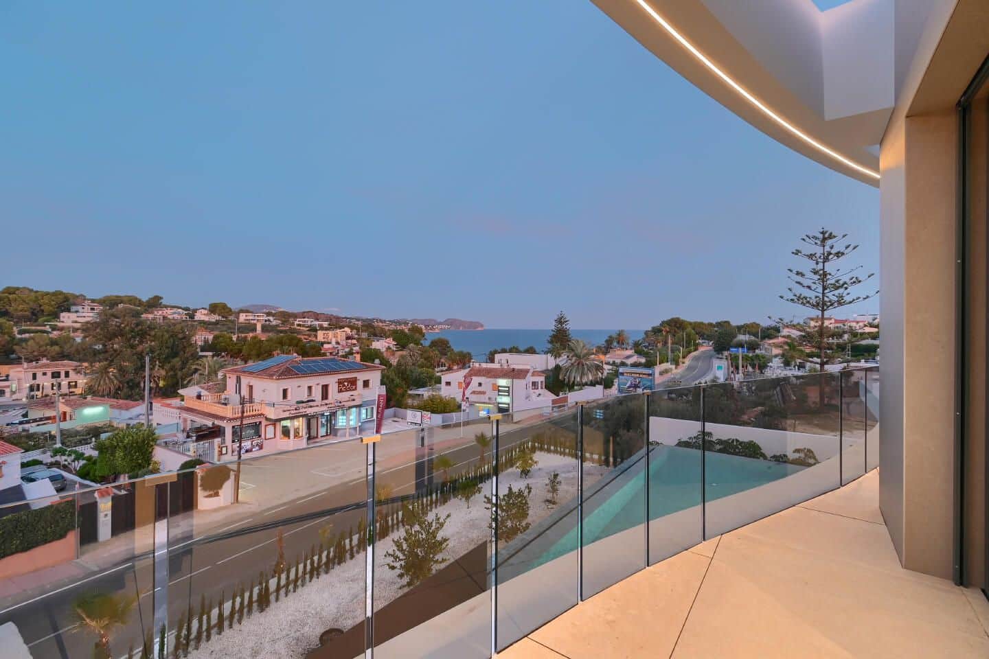 2 soverom Villa til salgs i Benissa med svømmebasseng garasje - € 3 195 000 (Ref: 10041385)