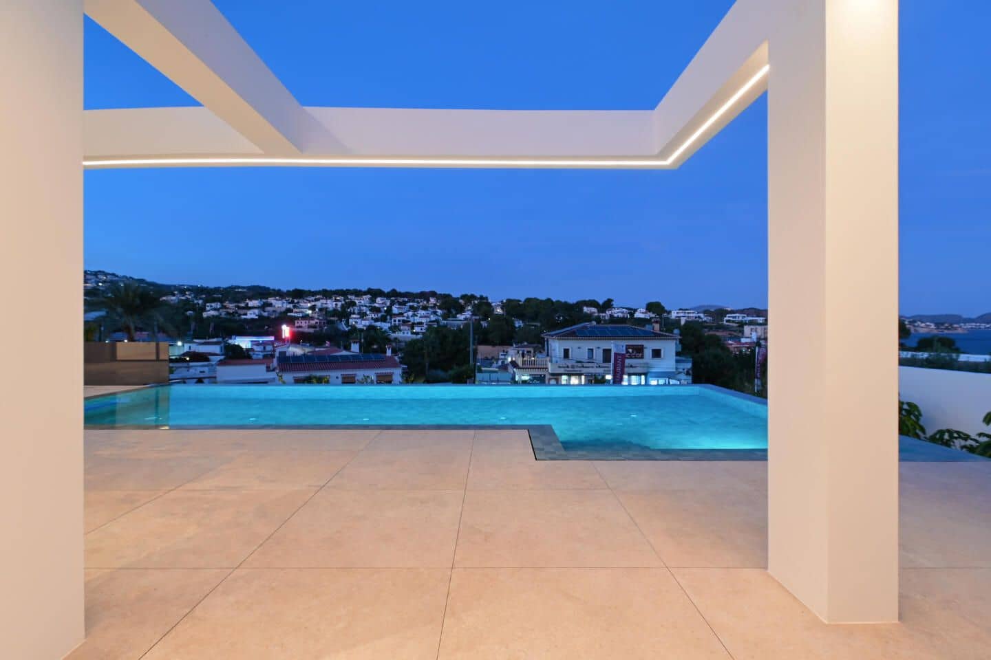 2 soverom Villa til salgs i Benissa med svømmebasseng garasje - € 3 195 000 (Ref: 10041385)