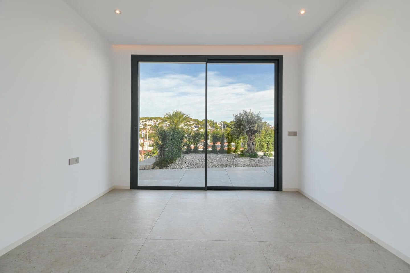 2 soverom Villa til salgs i Benissa med svømmebasseng garasje - € 3 195 000 (Ref: 10041385)