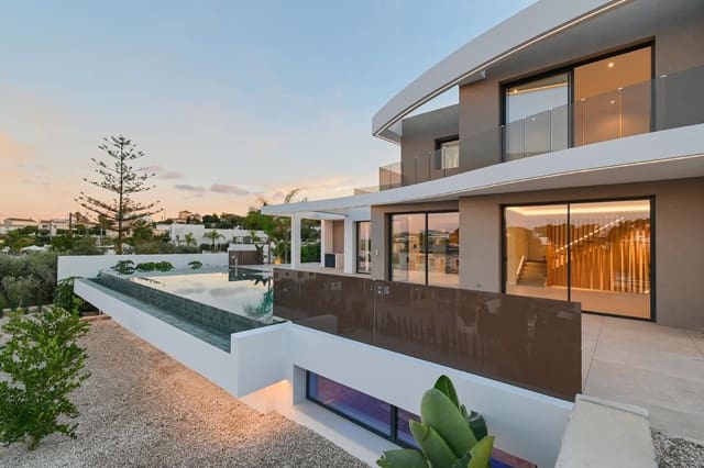 2 soverom Villa til salgs i Benissa med svømmebasseng garasje - € 3 195 000 (Ref: 10041385)