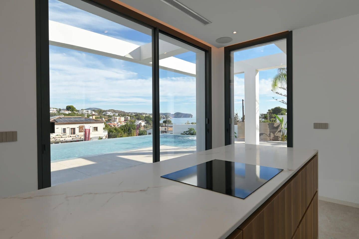 2 soverom Villa til salgs i Benissa med svømmebasseng garasje - € 3 195 000 (Ref: 10041385)