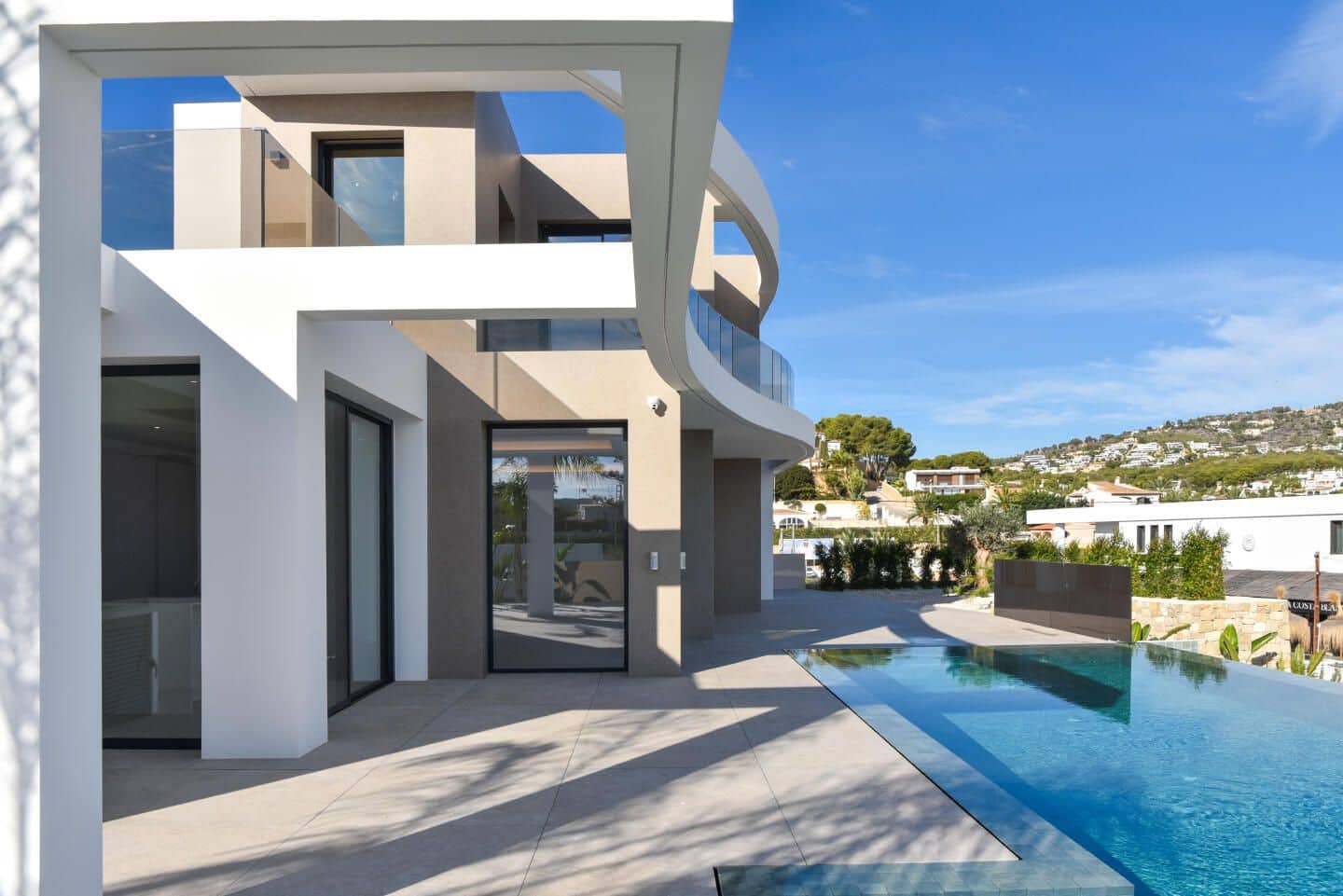 2 soverom Villa til salgs i Benissa med svømmebasseng garasje - € 3 195 000 (Ref: 10041385)