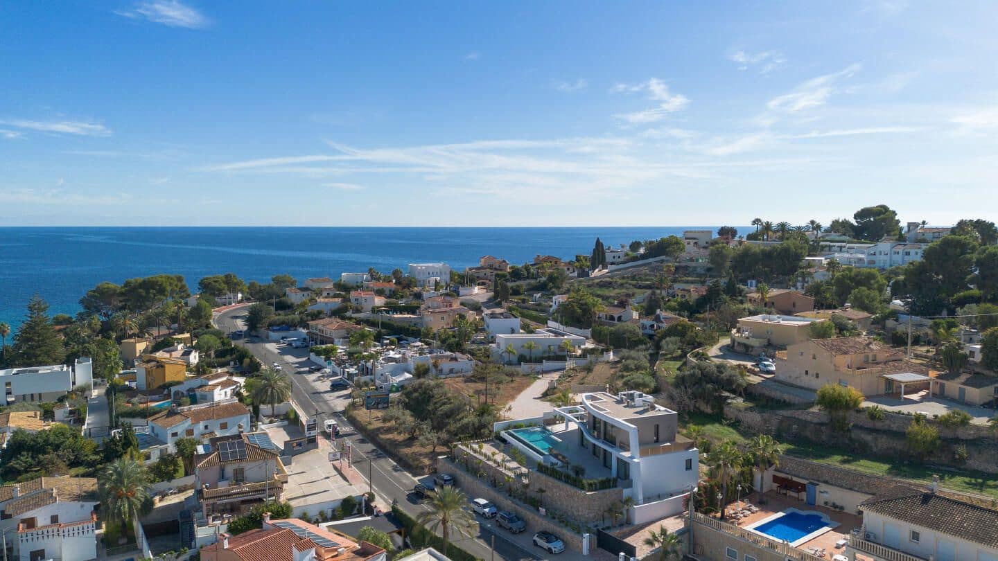 2 soverom Villa til salgs i Benissa med svømmebasseng garasje - € 3 195 000 (Ref: 10041385)