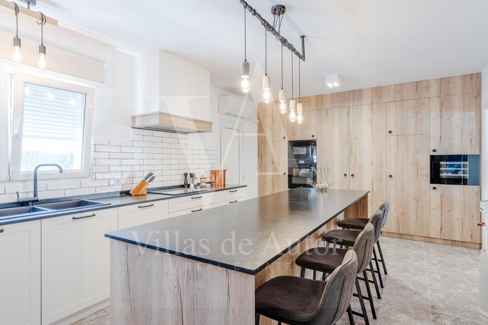 5 slaapkamer Villa te koop in Calpe / Calp met zwembad garage - € 1.250.000 (Ref: 10055466)