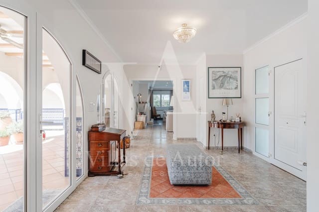 5 slaapkamer Villa te koop in Calpe / Calp met zwembad garage - € 1.250.000 (Ref: 10055466)