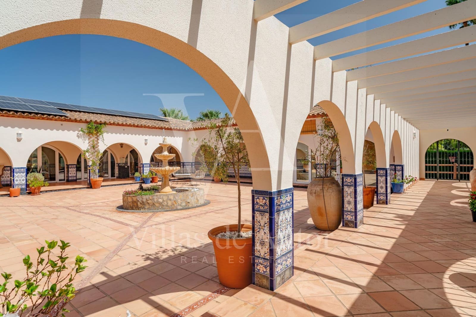 5 slaapkamer Villa te koop in Calpe / Calp met zwembad garage - € 1.250.000 (Ref: 10055466)