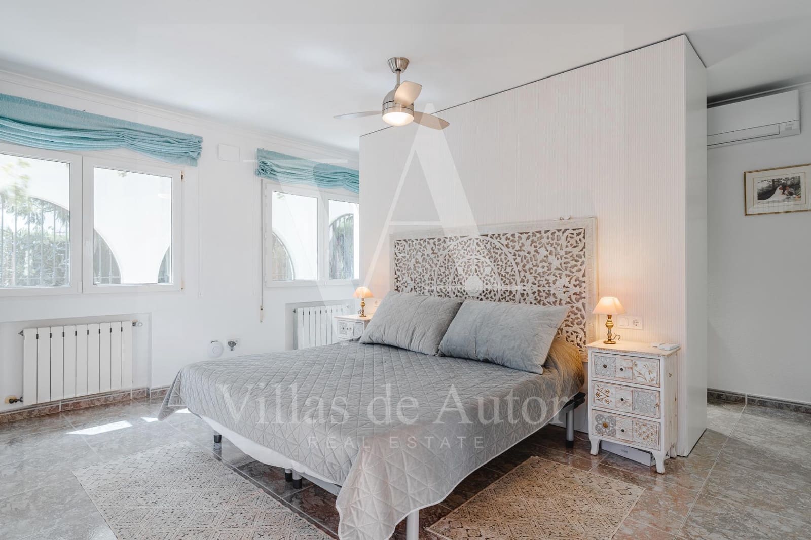5 bedroom Villa for sale in Calpe / Calp with pool garage - € 1,250,000 (Ref: 10055466)