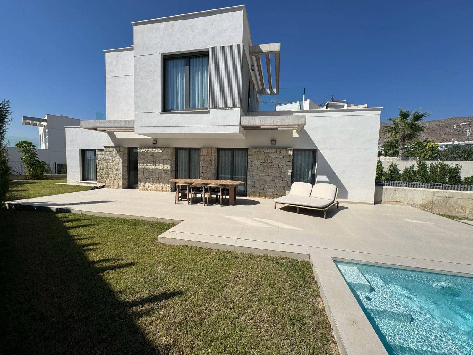4 soveværelse Villa til salg i Finestrat med swimmingpool garage - € 895.000 (Ref: 10153694)