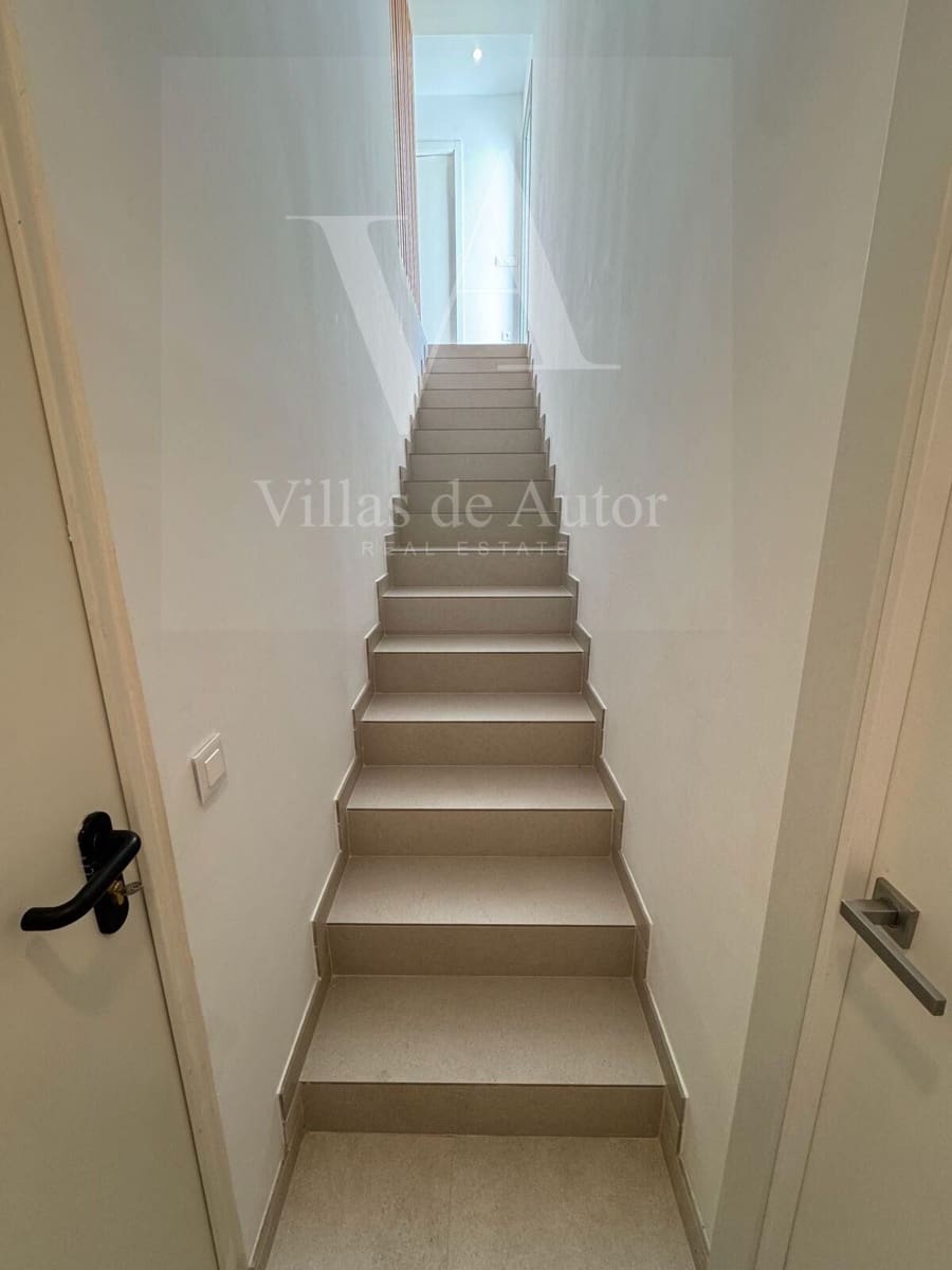 4 bedroom Villa for sale in Finestrat with pool garage - € 895,000 (Ref: 10153694)