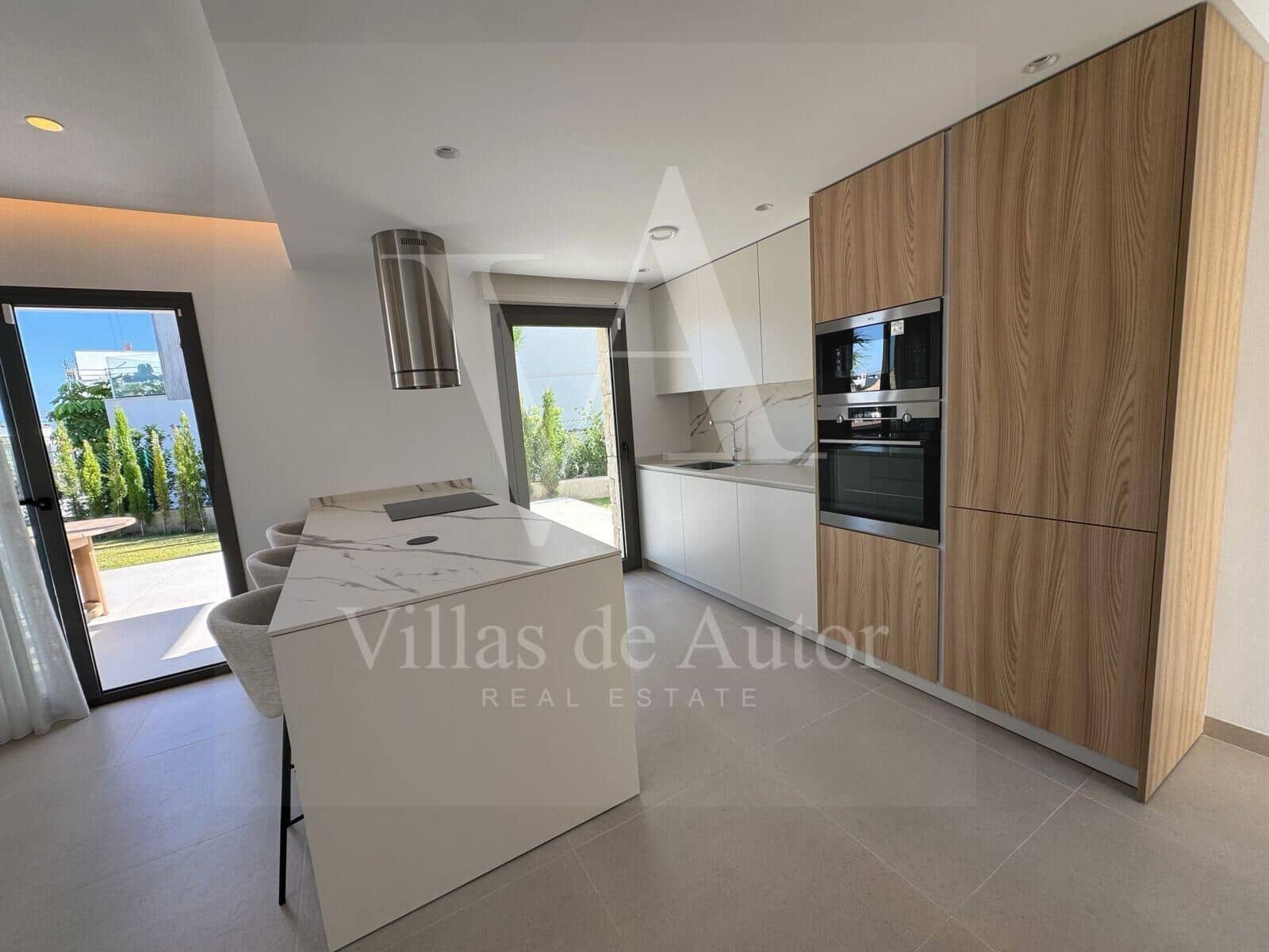 4 bedroom Villa for sale in Finestrat with pool garage - € 895,000 (Ref: 10153694)