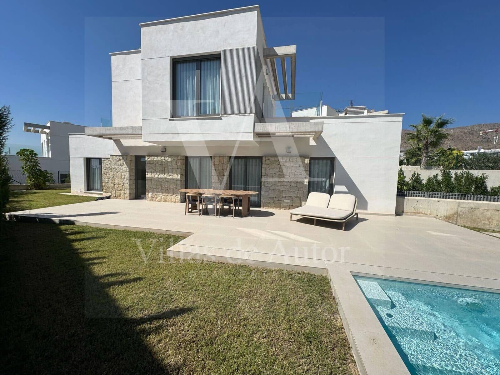 4 bedroom Villa for sale in Finestrat with pool garage - € 895,000 (Ref: 10153694)