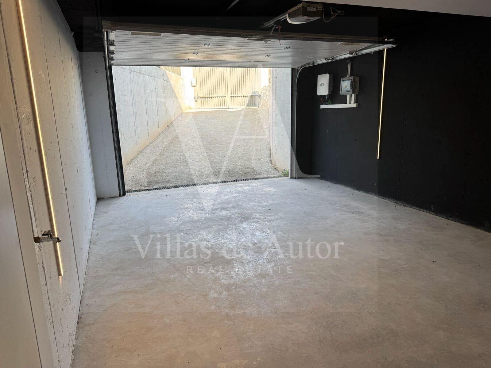 4 bedroom Villa for sale in Finestrat with pool garage - € 895,000 (Ref: 10153694)