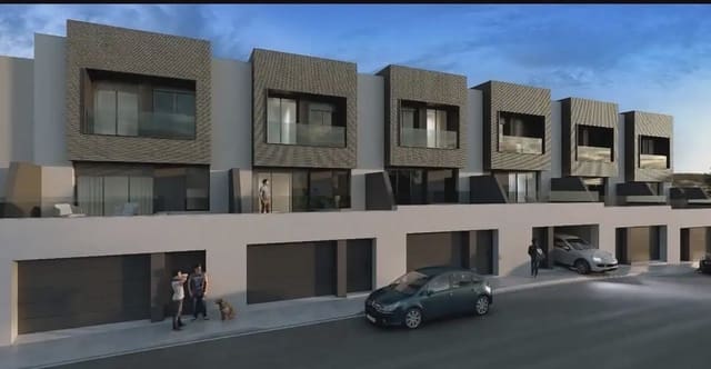 3 quarto Moradia em Banda para venda em Antequera com piscina garagem - 379 000 € (Ref: 10052161)