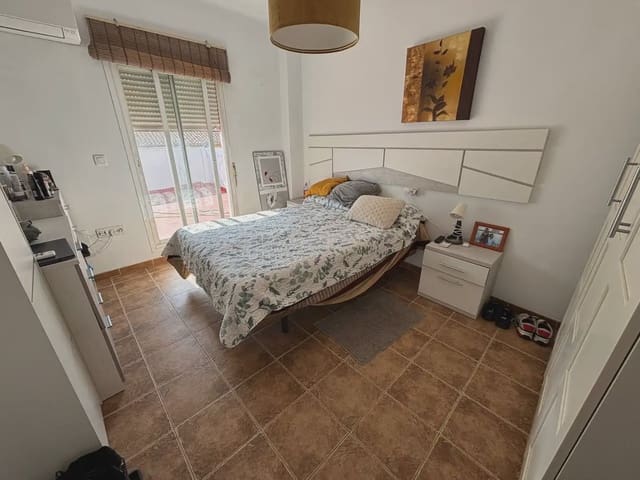 3 slaapkamer Halfvrijstaande villa te koop in Antequera - € 230.000 (Ref: 10052167)