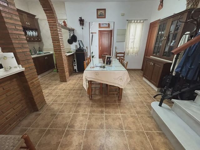 3 slaapkamer Halfvrijstaande villa te koop in Antequera - € 230.000 (Ref: 10052167)