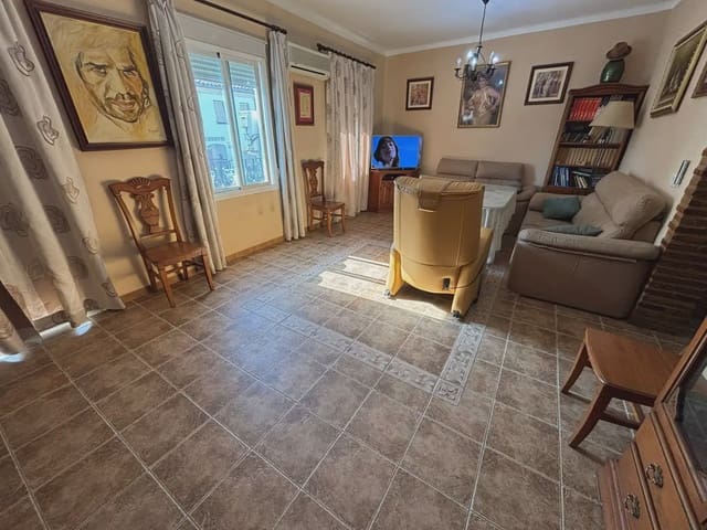 3 slaapkamer Halfvrijstaande villa te koop in Antequera - € 230.000 (Ref: 10052167)