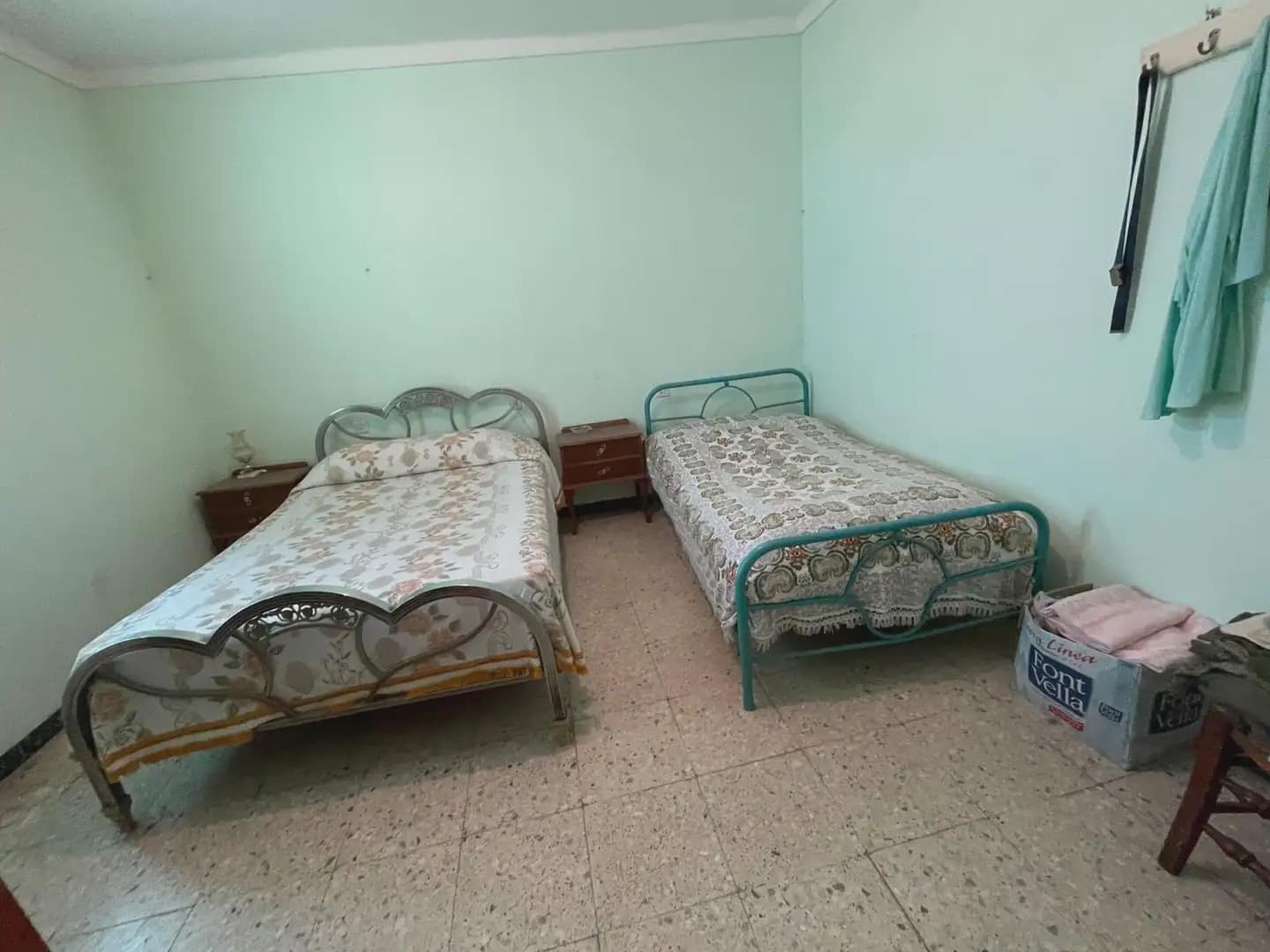 6 bedroom Townhouse for sale in Cuevas de San Marcos with garage - € 95,000 (Ref: 10052170)